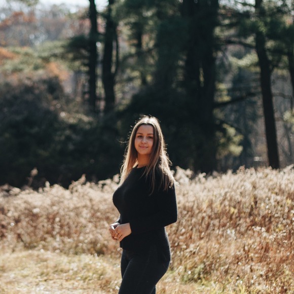 Meet your Posher, Jennifer - Picture 1 of 1